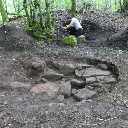 Sondages archeologiques sur déchets siderurgiques